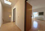 TOP PREIS-LEISTUNG! Geräumige Maisonette. 4 ZIMMER, 2 BÄDER, BALKON. FERNWÄRME!