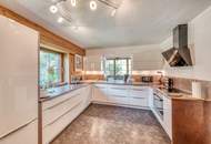 Tirolerhaus mit großem Garten, Pool und Baugrund – attraktive Lage in Scharnitz-Gießenbach