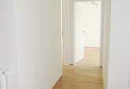 RUHELAGE und ZENTRUMSNÄHE: Wohntraum im Dachgeschoss mit Balkon! (Mietbeginn 01.03.2026)