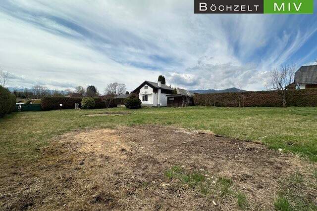 sonniges-grundstueck-