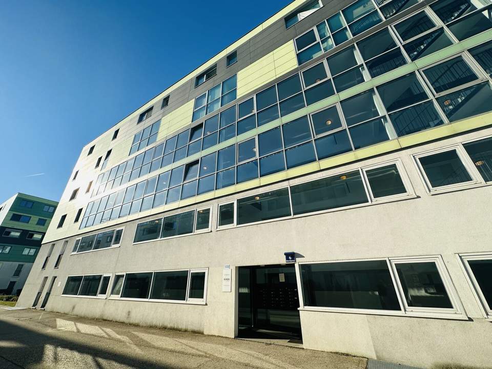 TOPPREIS! Tolle 4 Zimmerwohnung + Loggia INKL. GARAGENSTELLPLATZ & KÜCHE!! Absolute Ruhelage!!