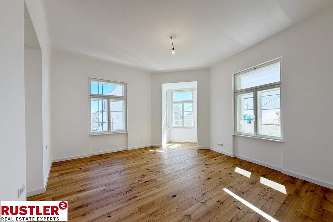 Stilvolle Altbauwohnung mit Balkon zur St. Othmar Kirche