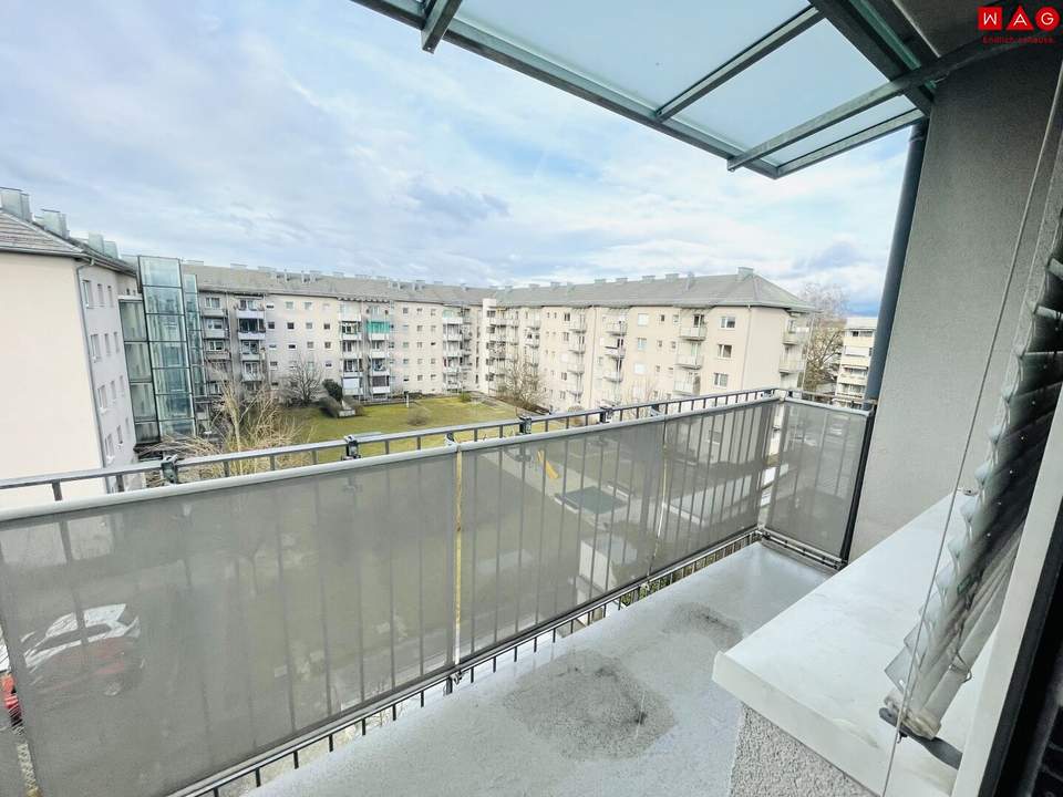 Ruhelage im obersten Stock (04.Obergeschoss) – 3-Zimmer-Wohnung mit Loggia!