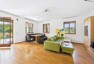 Exklusives Einfamilienhaus mit 8 Zimmern, sonniger Terrasse und weitläufigem Grundstück