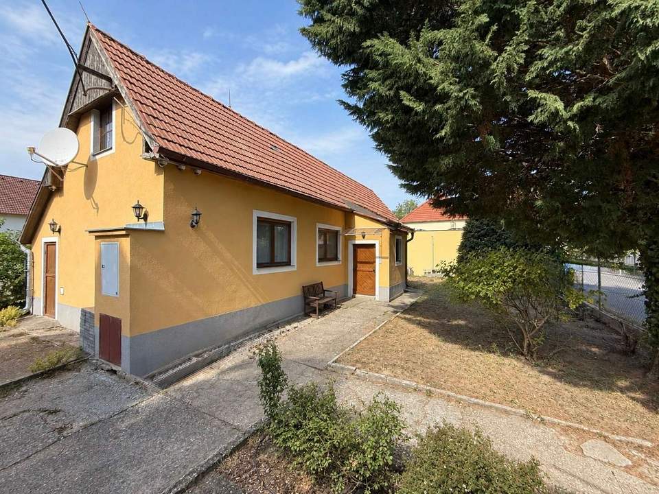 Einfamilienhaus mit 65 m2 Wohnfläche, Alarmanlage und großzügiger Garage in Gerasdorf bei Wien!