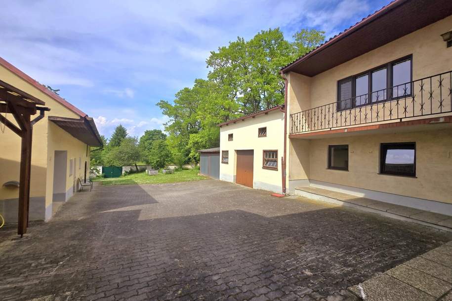 4.361 m² Bauland in toller Lage für Ihre Ideen! --Liegenschaft mit zwei separaten Wohneinheiten, Nebengebäude, Innenhof, vielfältige Nutzung, große Fläche nahe Hollabrunn, Haus-kauf, 680.000,€, 2020 Hollabrunn