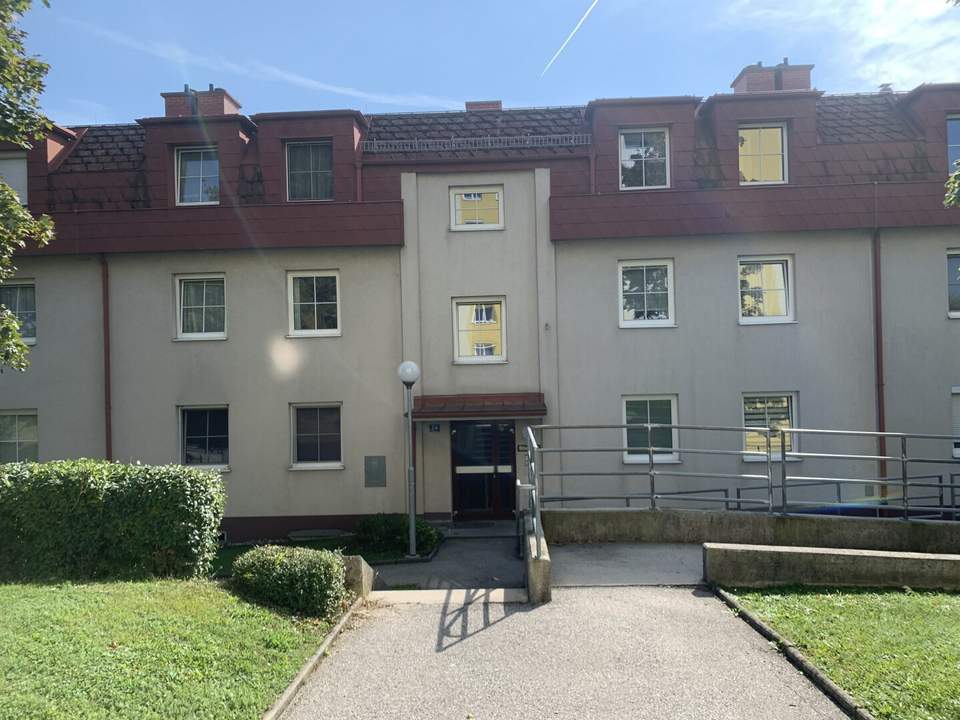 Unbefristete 3-Zimmer-Wohnung mit Top-Aufteilung und Loggia!