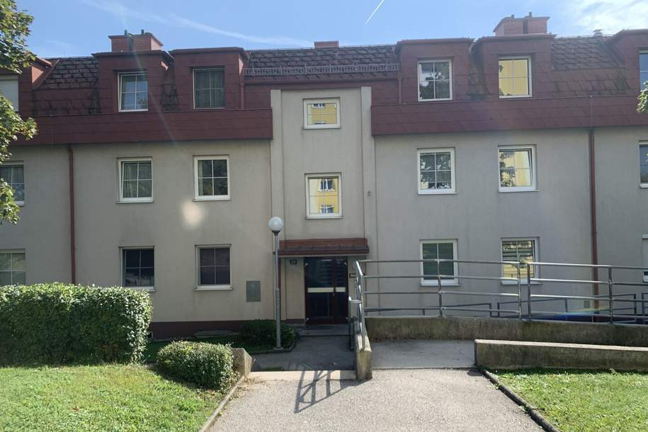 Unbefristete 3-Zimmer-Wohnung mit Top-Aufteilung und Loggia!, Wohnung-miete, 839,62,€, 3100 Sankt Pölten(Stadt)