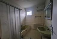 WOHN- UND GESCHÄFTSHAUS ALS GROSSZÜGIGES LANDHAUS MIT GESCHLOSSENEM INNENHOF, WERKSTATT, BÄCKEREI, KAFFEEHAUS UND NEBENGEBÄUDEN