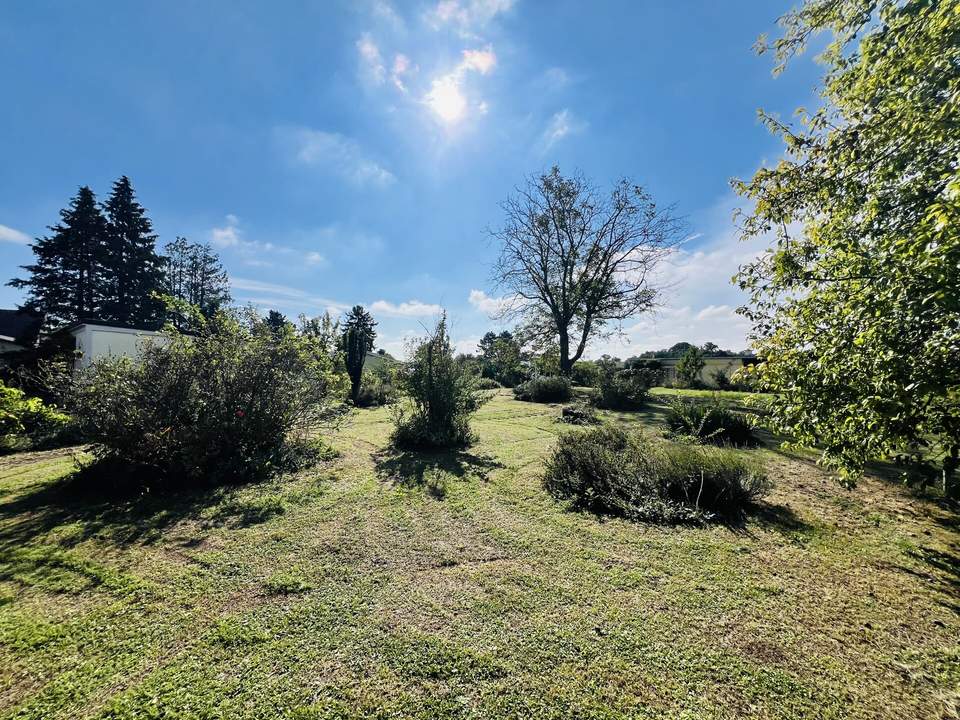 Baugrundstück mit 701 m2