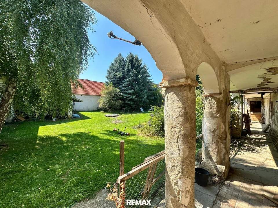 Bauernhof mit Stallungen und Stadl auf vielseitig nutzbarem Baugrund!