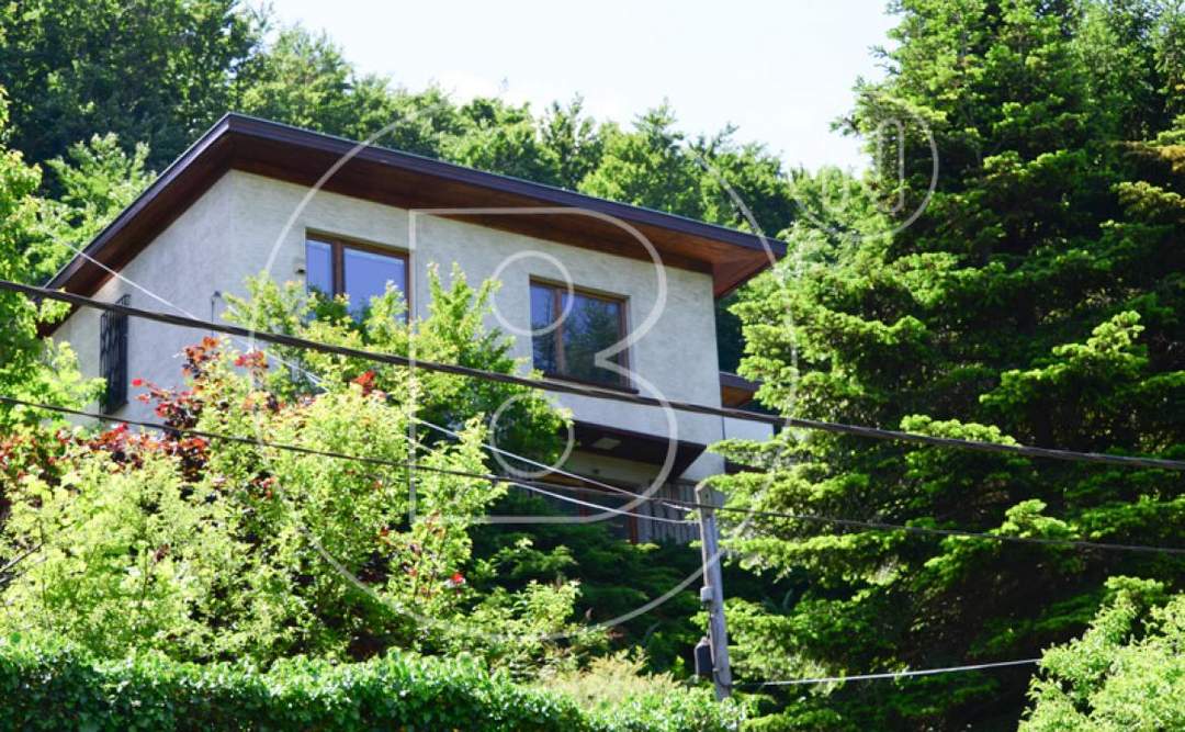 Sanierungsbedürftiges Einfamilienhaus mit Fernsicht in Grünruhelage!