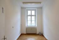 TOLLER BLICK über die MARIAHILFER STRASSE! Helles Büro mit sehr gutem Grundriss im 3. Liftstock