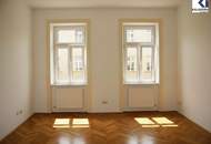 SCHÖNE RENOVIERTE ALTBAUWOHNUNG