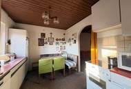 Renovierungsbedürftiges Haus mit herrlichem Garten