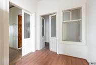 Große Familienwohnung // 6 Zimmer // Balkon möglich // Sanierungsbedürftig
