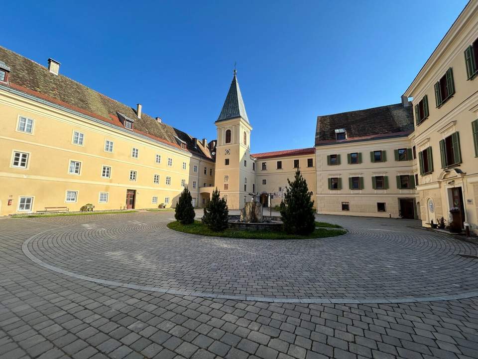 Von 80,00 m² - 139,90 m², wohnen oder arbeiten in einem geschichtsumwobenen Gebäude!