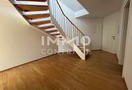 ERSTBEZUG - 4 Zimmer DG Wohnung mit Freifläche