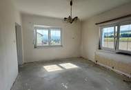 Sanierungsbedürftiges, großzügiges Zweifamilienhaus am ruhigen Ortsrand von Friedberg!