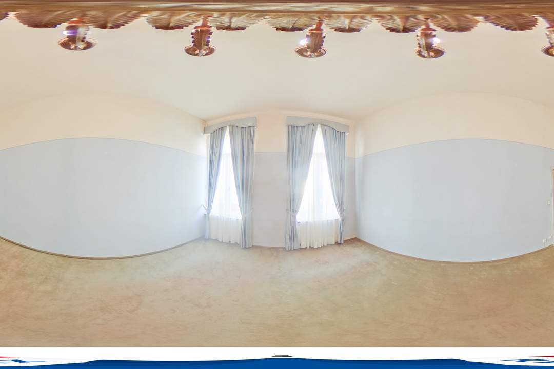 Altbau-Wohnung mit Sanierungsbedarf in toller Währinger Lage