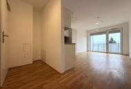 Günstige Neubauwohnung mit MEGA-SÜD-BALKON (11,77m²) nahe Akademiepark