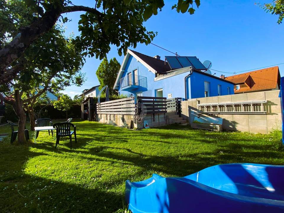 SCHÖN UND RENOVIERT IN ZENTRALER LAGE MIT GROSSEM GARTEN
