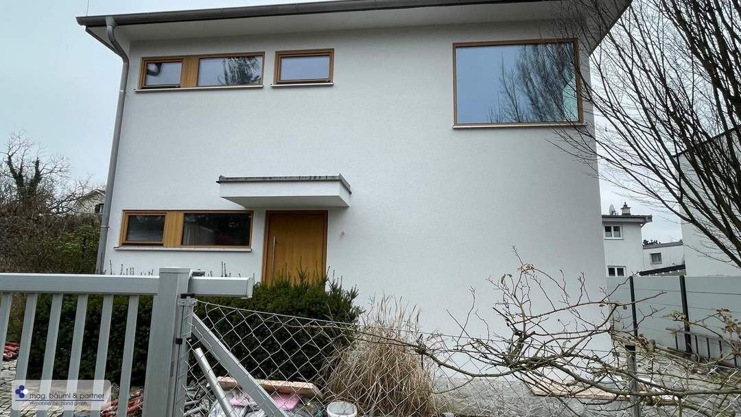 Elegantes , modernes Refugium mitten im Grünen