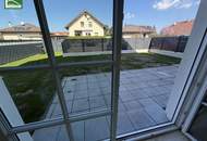 Elegant Wohnen im Grünen! Großzügige Doppelhaushälfte mit Terrassen, Garten und 2 Parkplätzen.