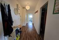 Helle Dreizimmerwohnung mit Loggia und Kellerabteil