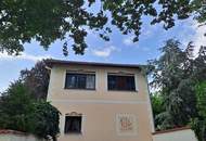 GROSSER EBENER GARTEN MIT TEILSANIERTEM HAUS MIT 2 WOHNEINHEITEN NAHE WIEN