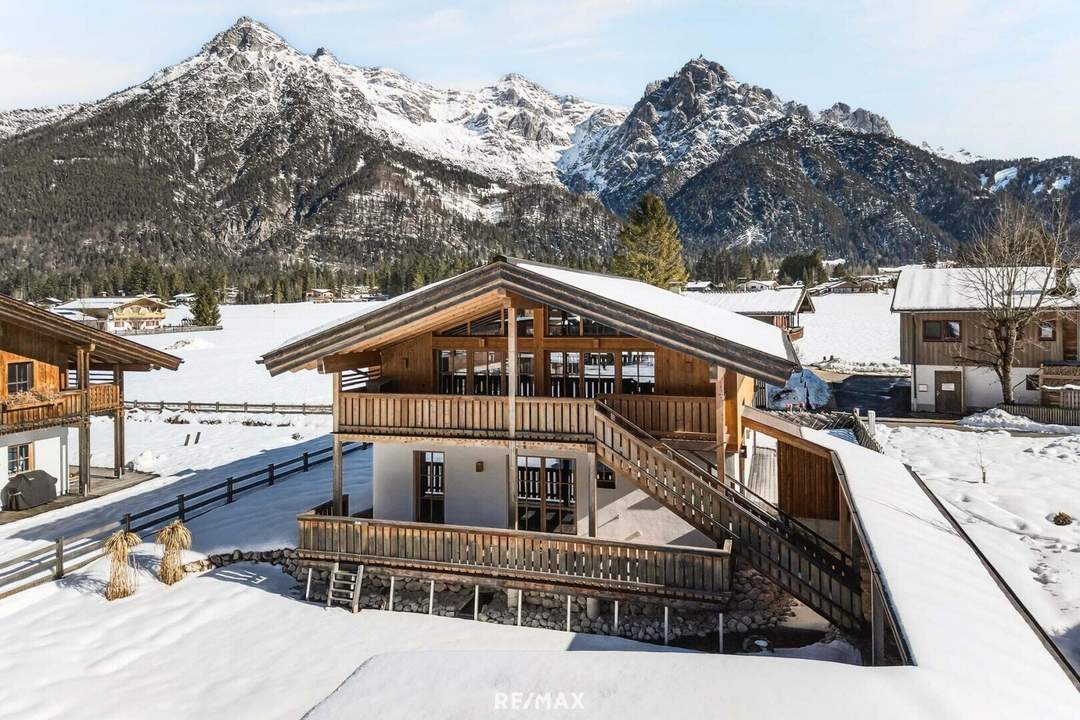 Chalet in Bestlage von St. Ulrich - Erstbezug