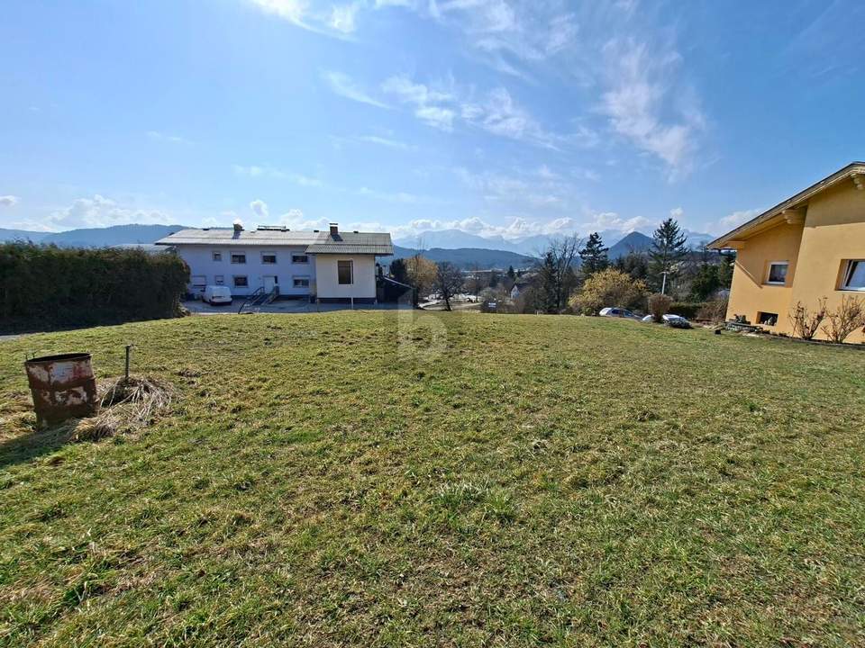 SONNIGES BAUGRUNDSTÜCK ERSCHLOSSEN