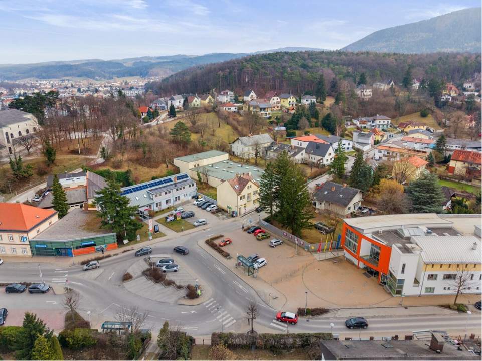 Wohnhaus mit drei Wohneinheiten!