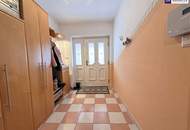 SONNENLAGE - Neuwertiges ca. 160m2 großes Traumhaus mit idyllischem Garten + Terrasse, 2 Garagen & Top-Ausstattung in Ruhelage
