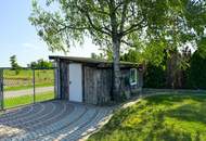 Einzigartiges Bauernhaus (Oldtimer-Charme) mit großem Grundstück, langgezogenem Hof, 2 Wohnungen, Swimmingpool – ideal für Liebhaber.