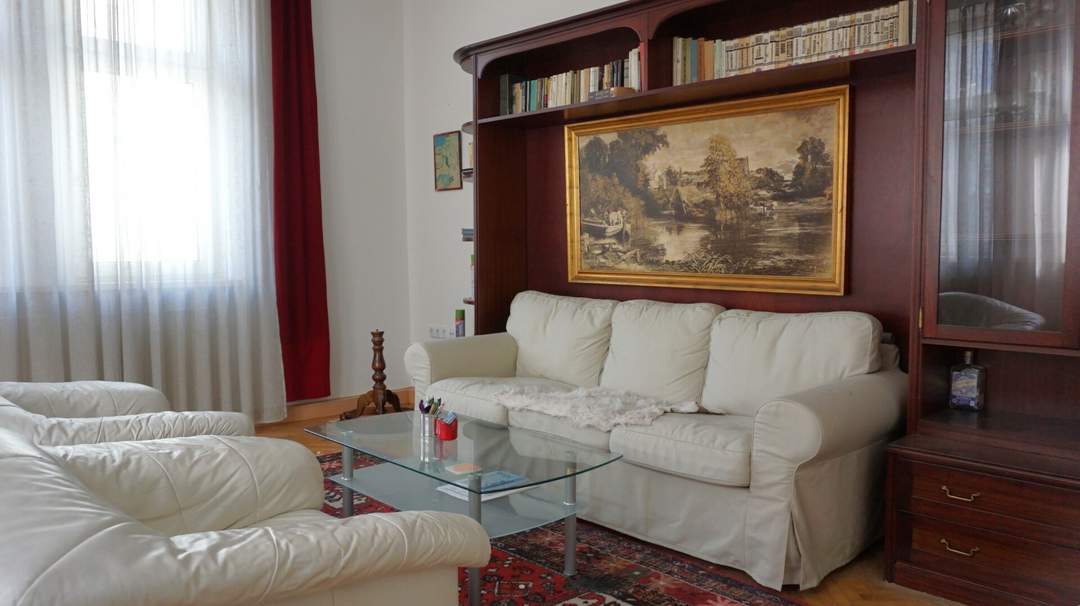 Altbau Eigentumswohnung in Felsgasse, 5 Min zu U3 Enkplatz!