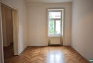 WG-geeignet: Schöner 3,5-Zimmer-Altbau mit hofseitigem Schlafzimmer