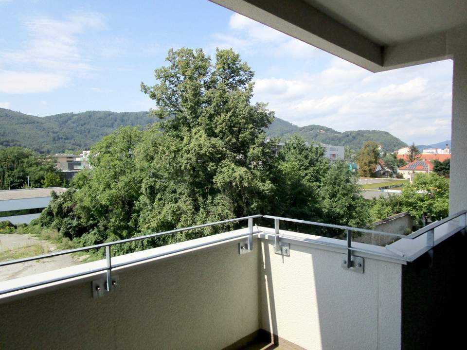 Helle 2-Zimmerwohnung mit Top Aussicht