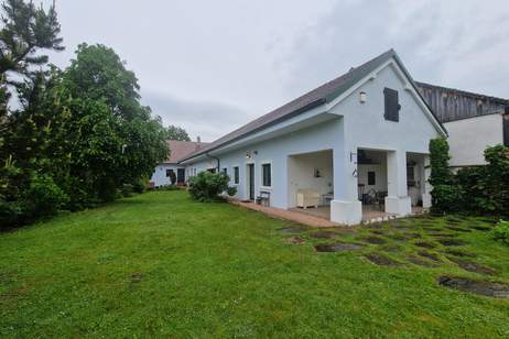TOLLER, STILVOLL MÖBLIERTER LANDSITZ AUF HÖCHSTEM NIVEAU ZUR MIETE, Haus-miete, 1.750,00,€, 3710 Hollabrunn