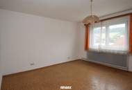 Haus mit Sanierungsbedarf auf großem Grundstück in Leiben