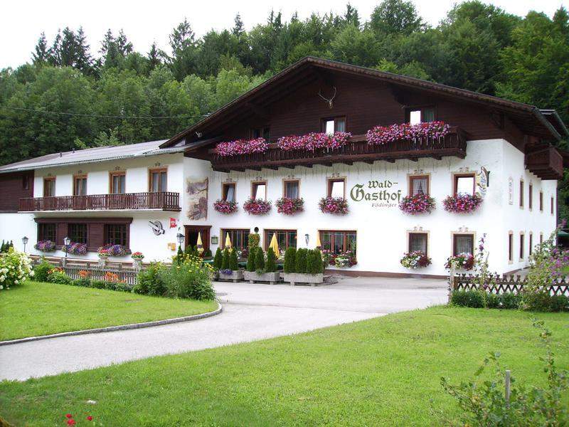 Uriges Gasthaus in schöner Naturlage mit Gästezimmern
