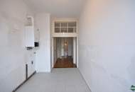 Schöner 2-Zimmer-Altbau mit hofseitigem Schlafzimmer und Balkon