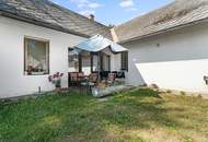 "Großzügiges Grundstück mit Pferdehof und sanierungsbedürftigem Haus – nur Minuten von Wien entfernt"