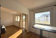 Moderne 2-Zimmer-Eigentumswohnung mit Loggia in absoluter Ruhelage // Modern 2-room condominium with loggia in an absolutely quiet location //