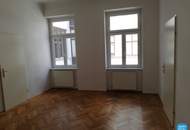 2 Zimmerwohnung Altbau mit Balkon