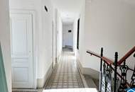 Renovierungsbedürftige Altbauwohnung mit klassischem Charme