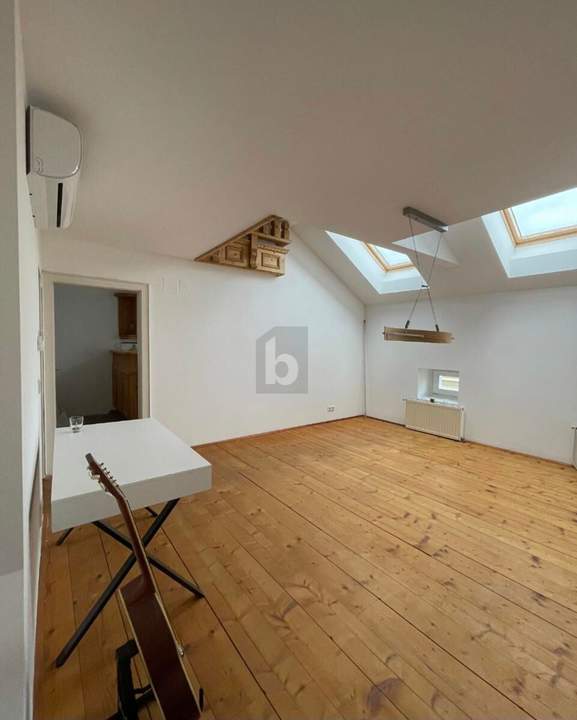 Preisreduktion! STILVOLLER DACHGESCHOSSHIT MIT BALKON
