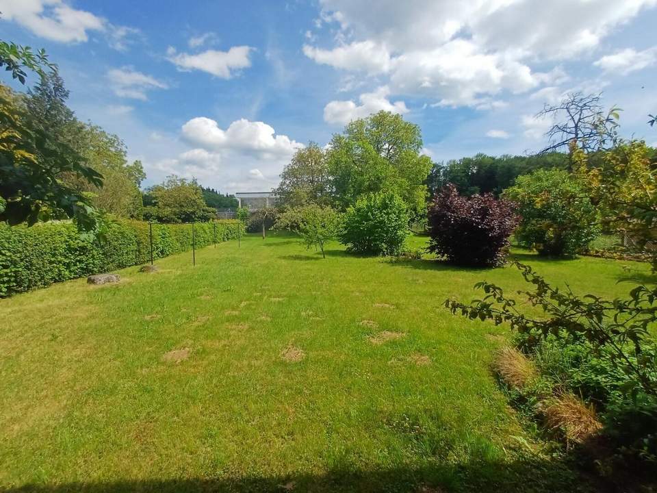 Äußerst großzügiges 1-2 Familienhaus mit großem Garten am Stadtrand von Gmunden!