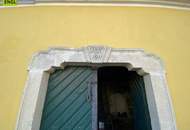 Weinkeller im Bau und Wohngebiet nahe Ortszentrum