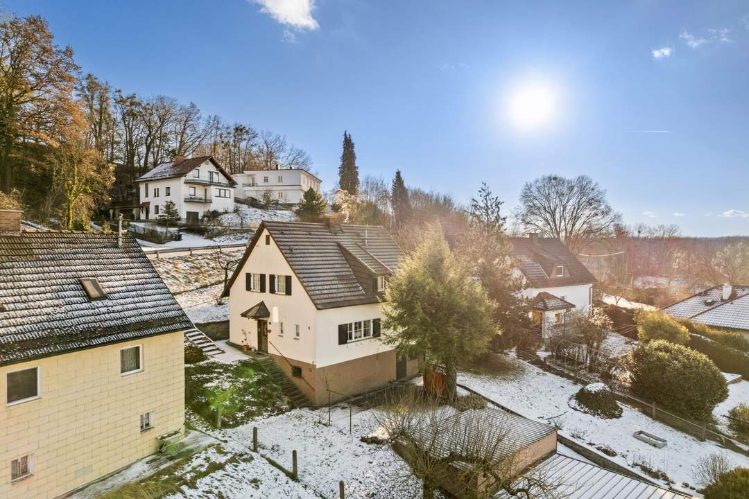 Ein- bzw. Zweifamilienhaus mit Keller und Garage